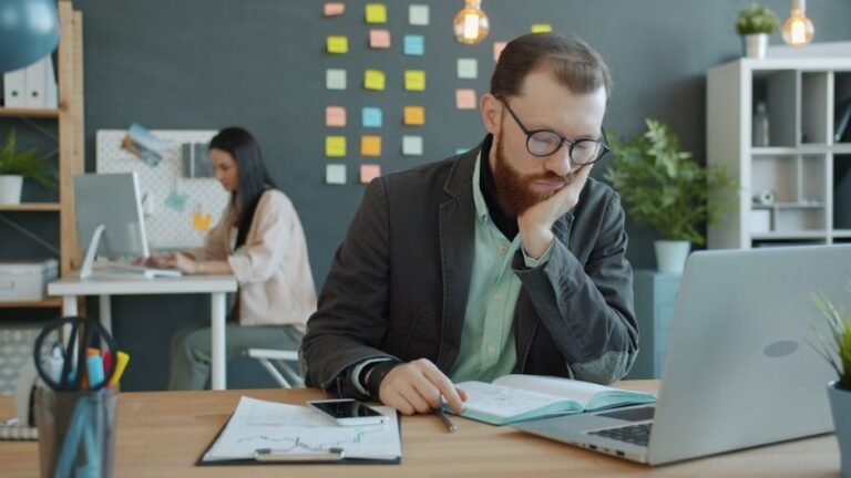 Estratégias Práticas para Combater a Procrastinação e Aumentar Seu Foco no Trabalho